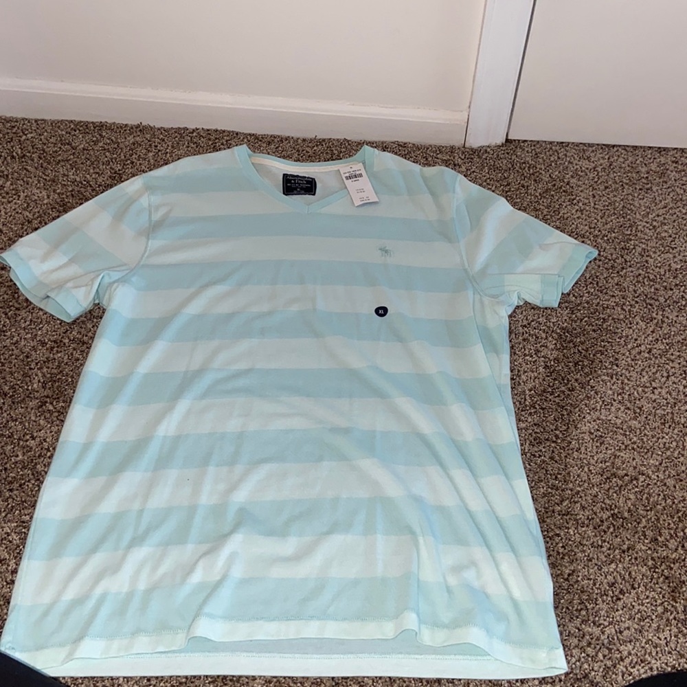 Men’s Abercrombie top
